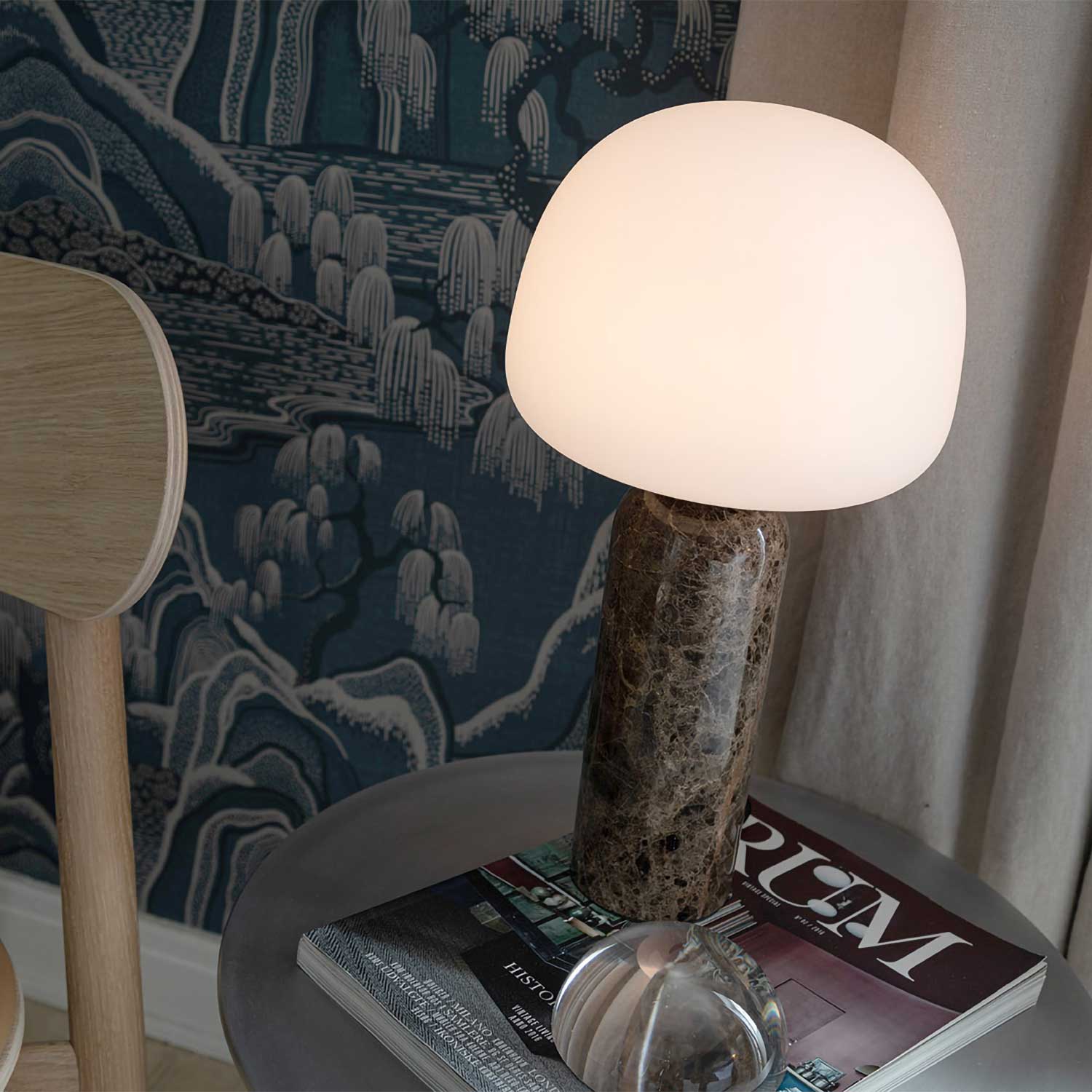 KIN - Lampe à poser en marbre et verre blanc