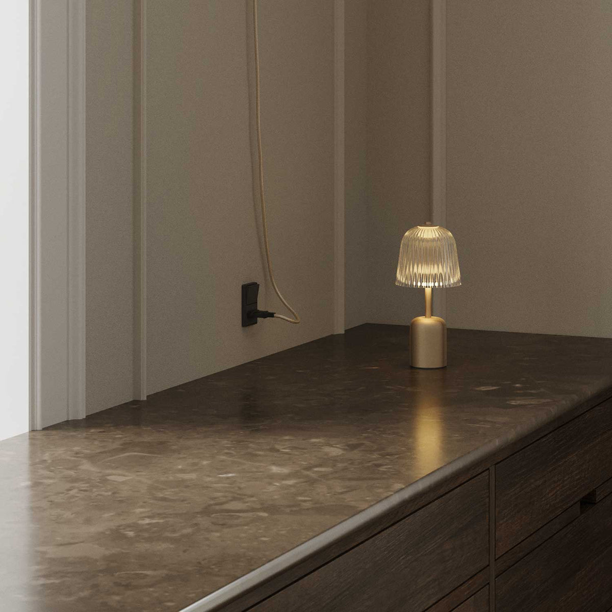 Asteea - Lampe à poser nomade en métal et acrylique, style scandinave