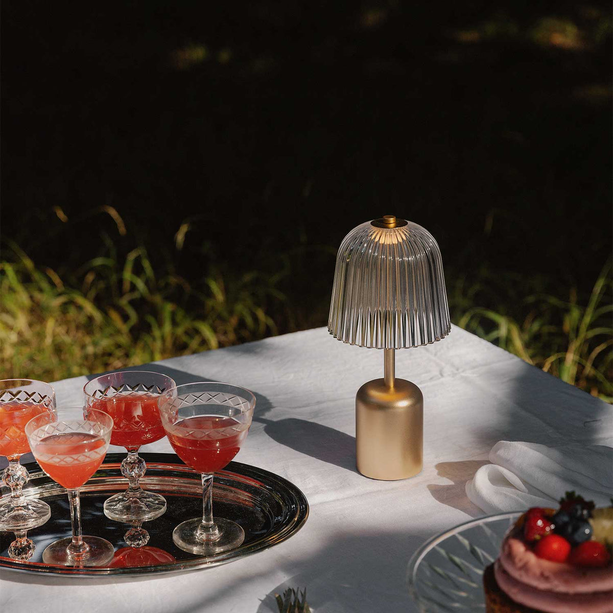 Asteea - Lampe à poser nomade en métal et acrylique, style scandinave