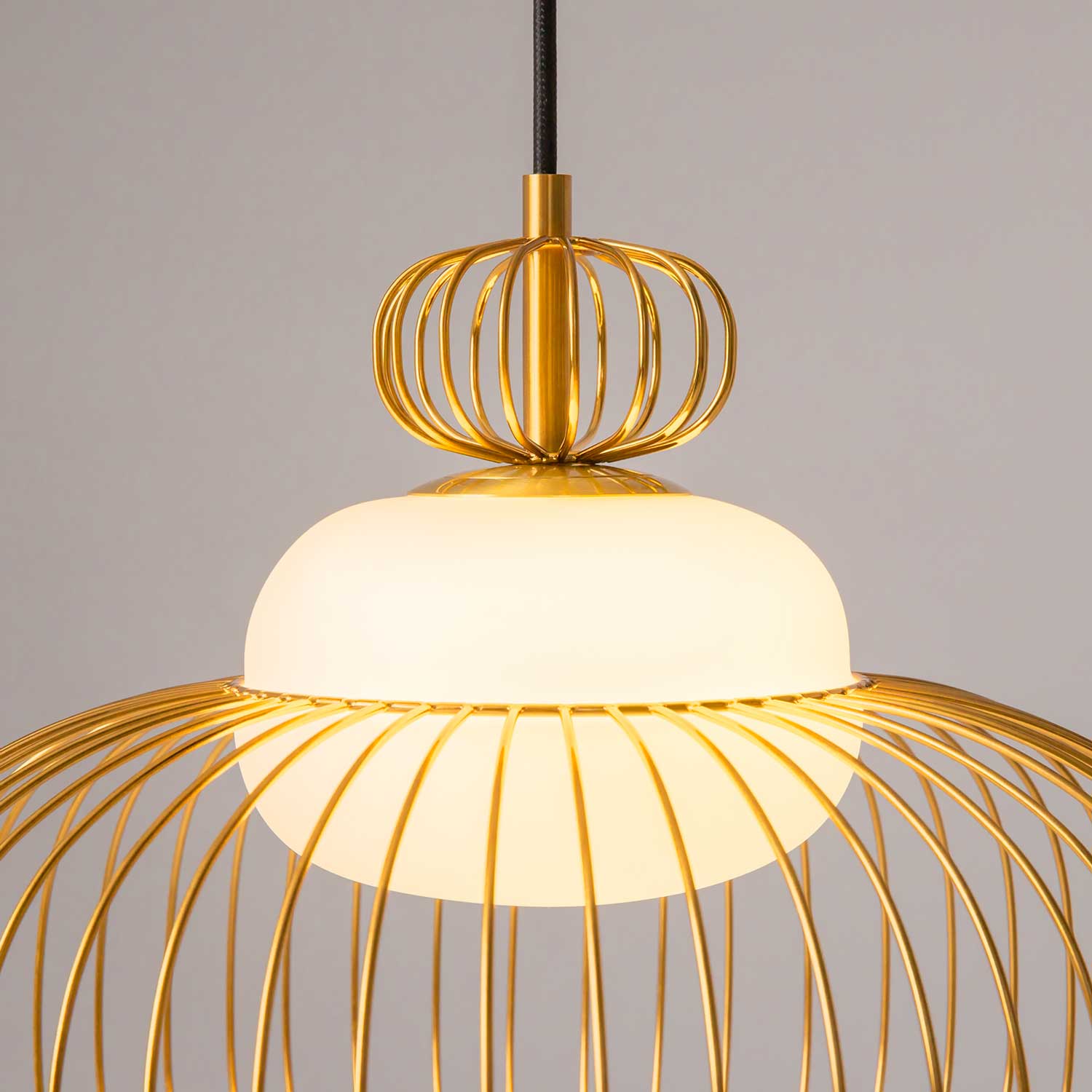 Levitation - Gold cage-shaped design pendant light