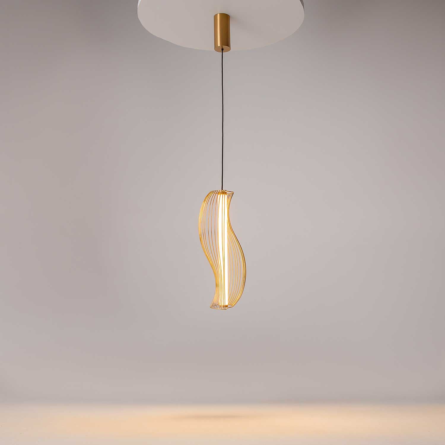 Ombre del passato - Lampada a sospensione LED design per soggiorno