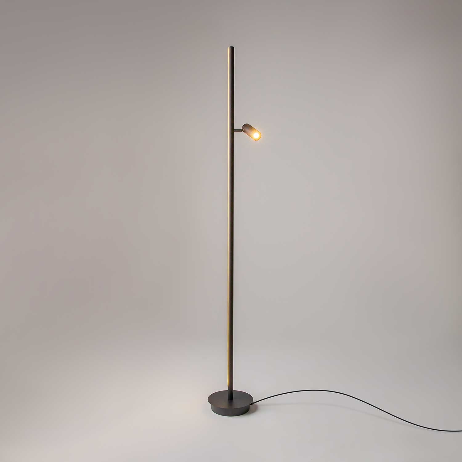 Thin - Minimalist floor LED lamp with modern design