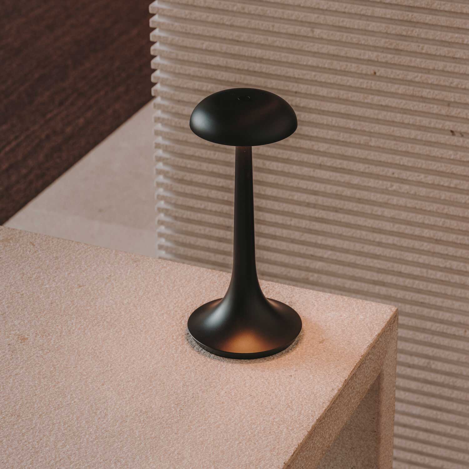 Portobello - Kabellose, wasserdichte Designlampe für Gartentisch