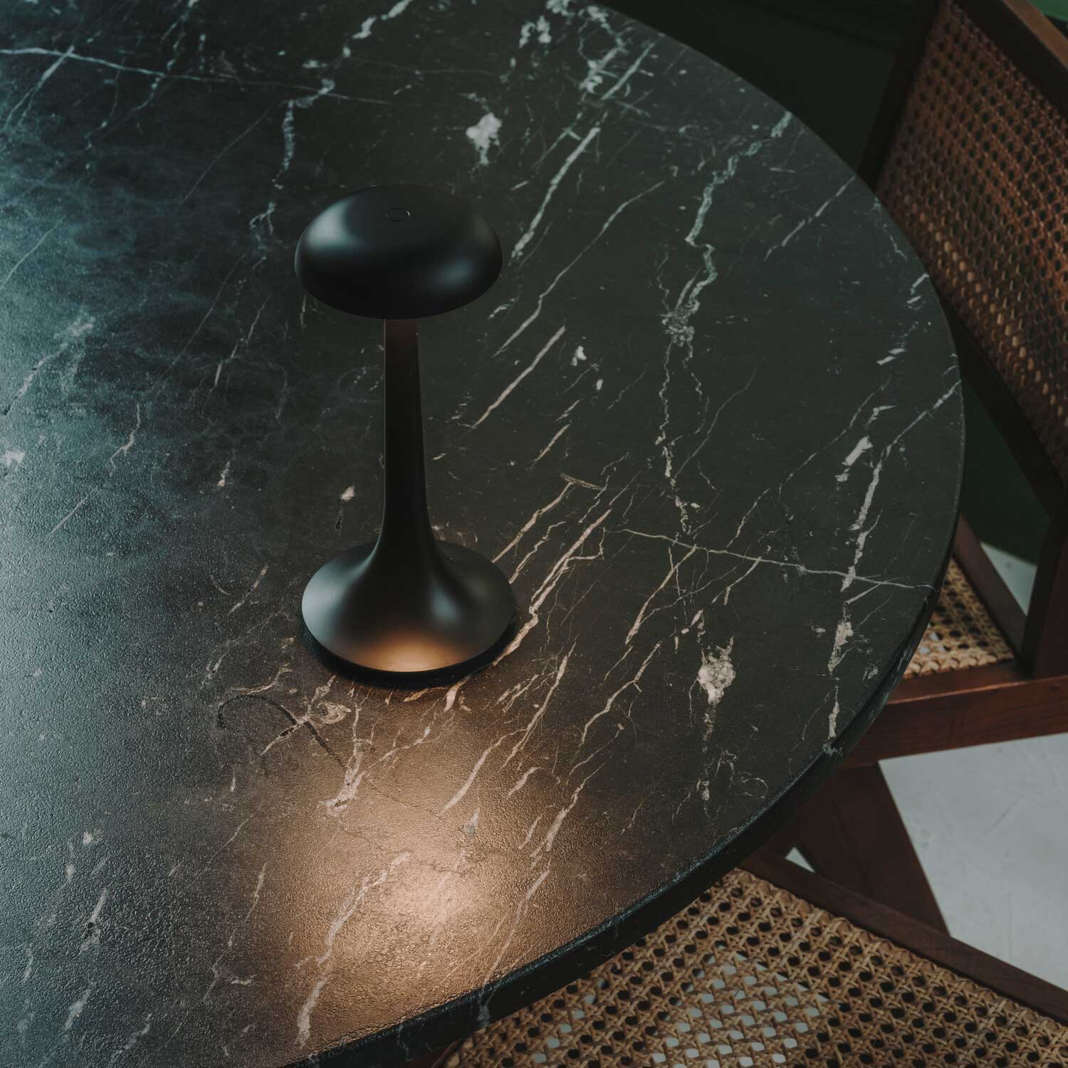 Portobello - Waterproof wireless lamp with a design for outdoor table