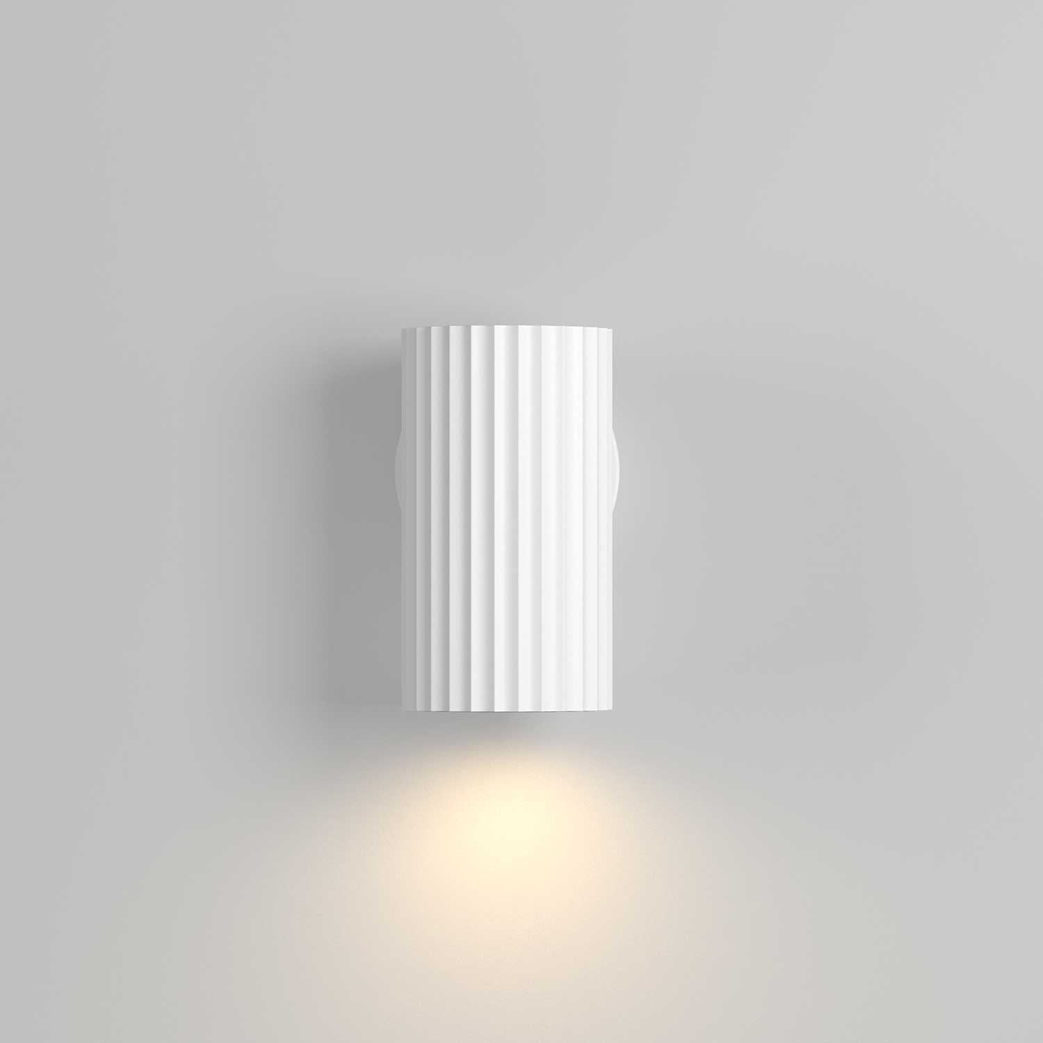 Calipso - Modern and ribbed design wall sconce