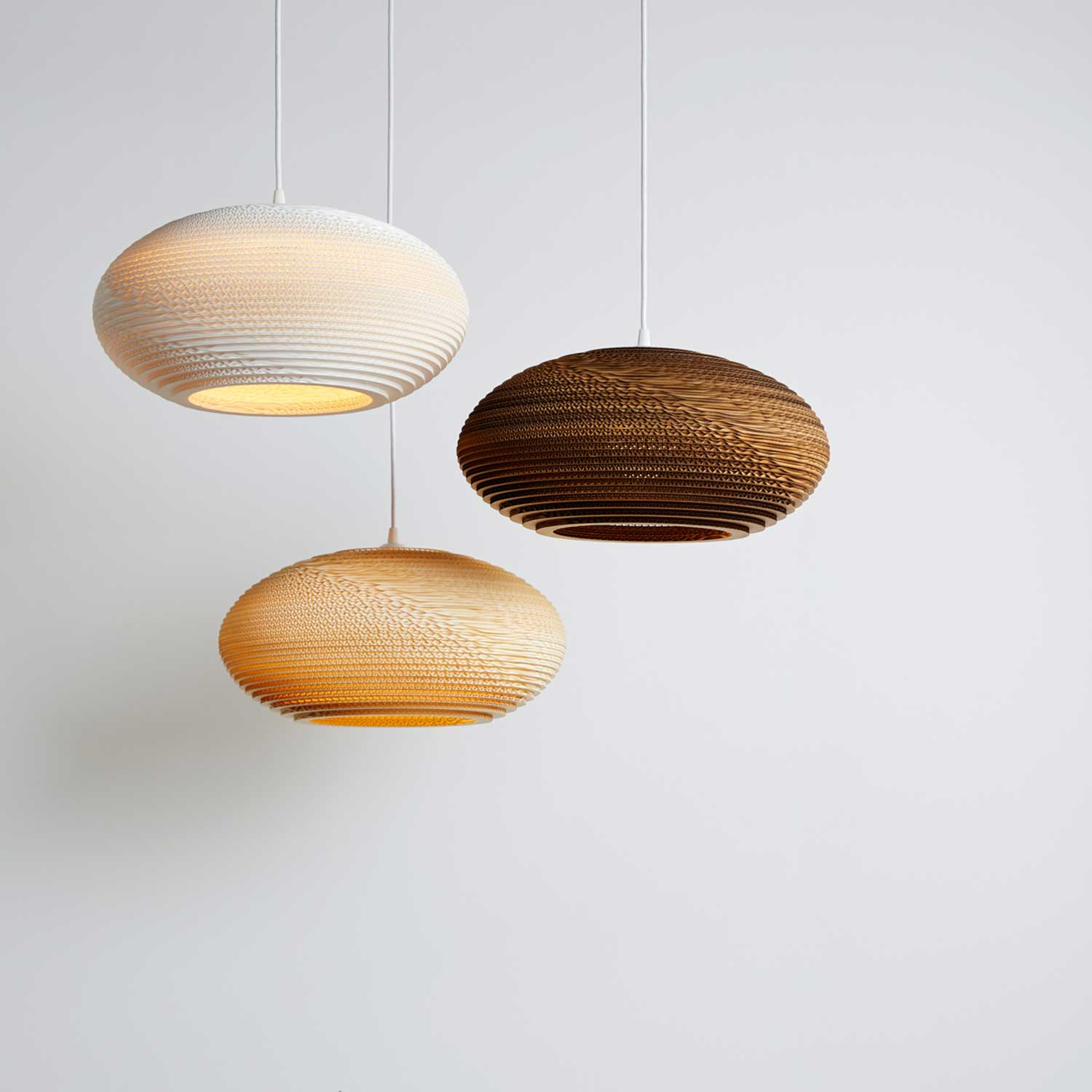 Scraplights Disc - Design suspension in corrugated cardboard for living room