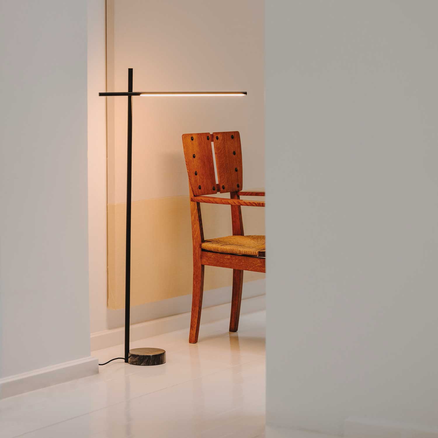 Tubs - Lampadaire LED design minimaliste pour salon