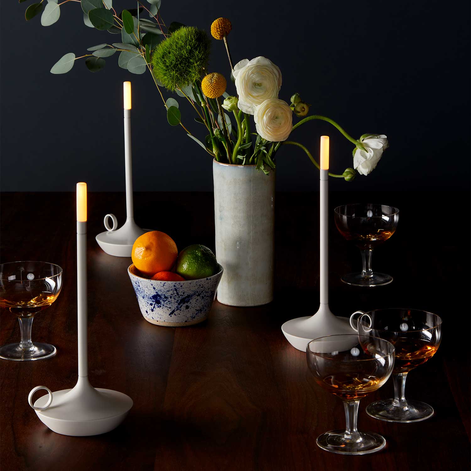 Wick - Переносная беспроводная перезаряжаемая лампа в форме свечи