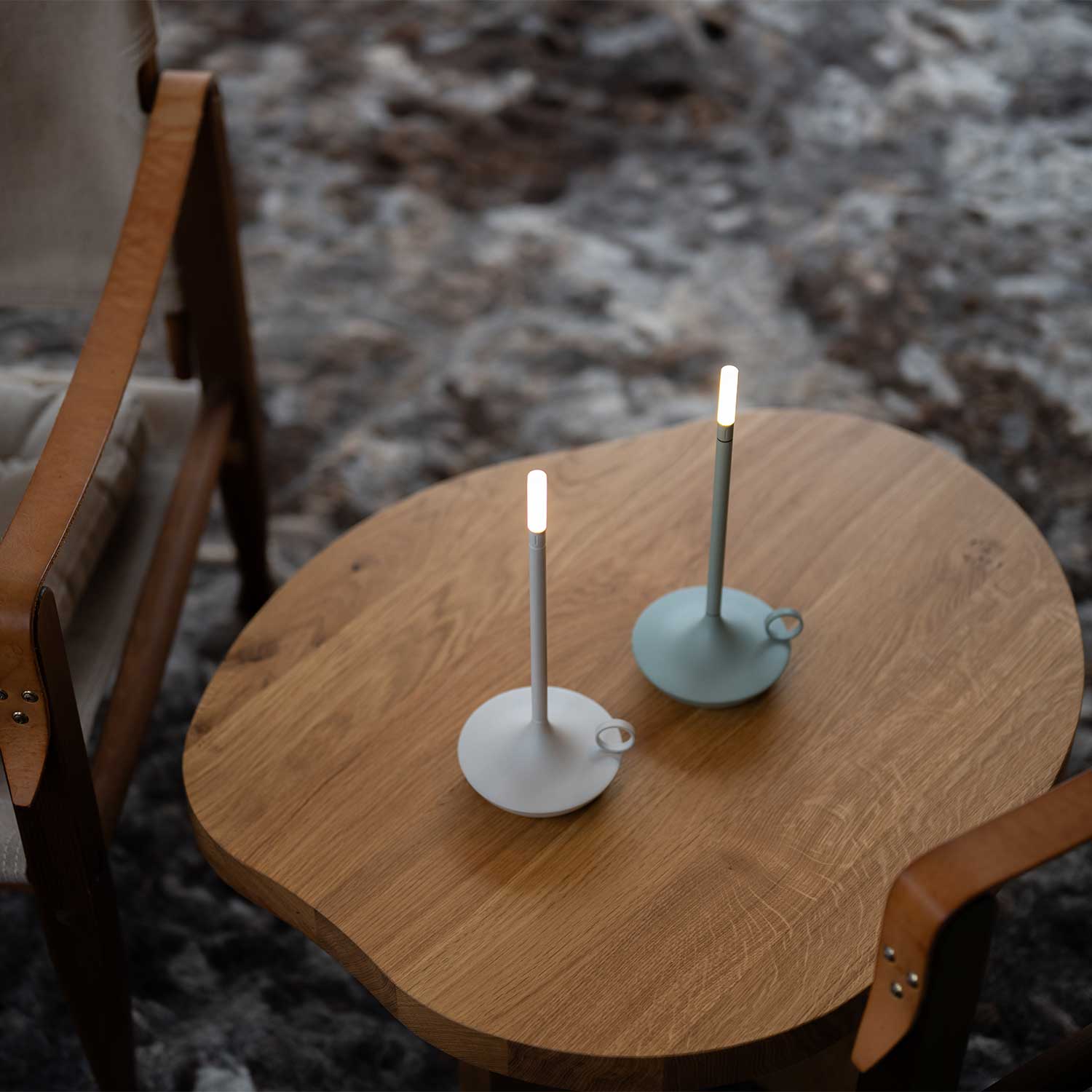 Wick - Переносная беспроводная перезаряжаемая лампа в форме свечи