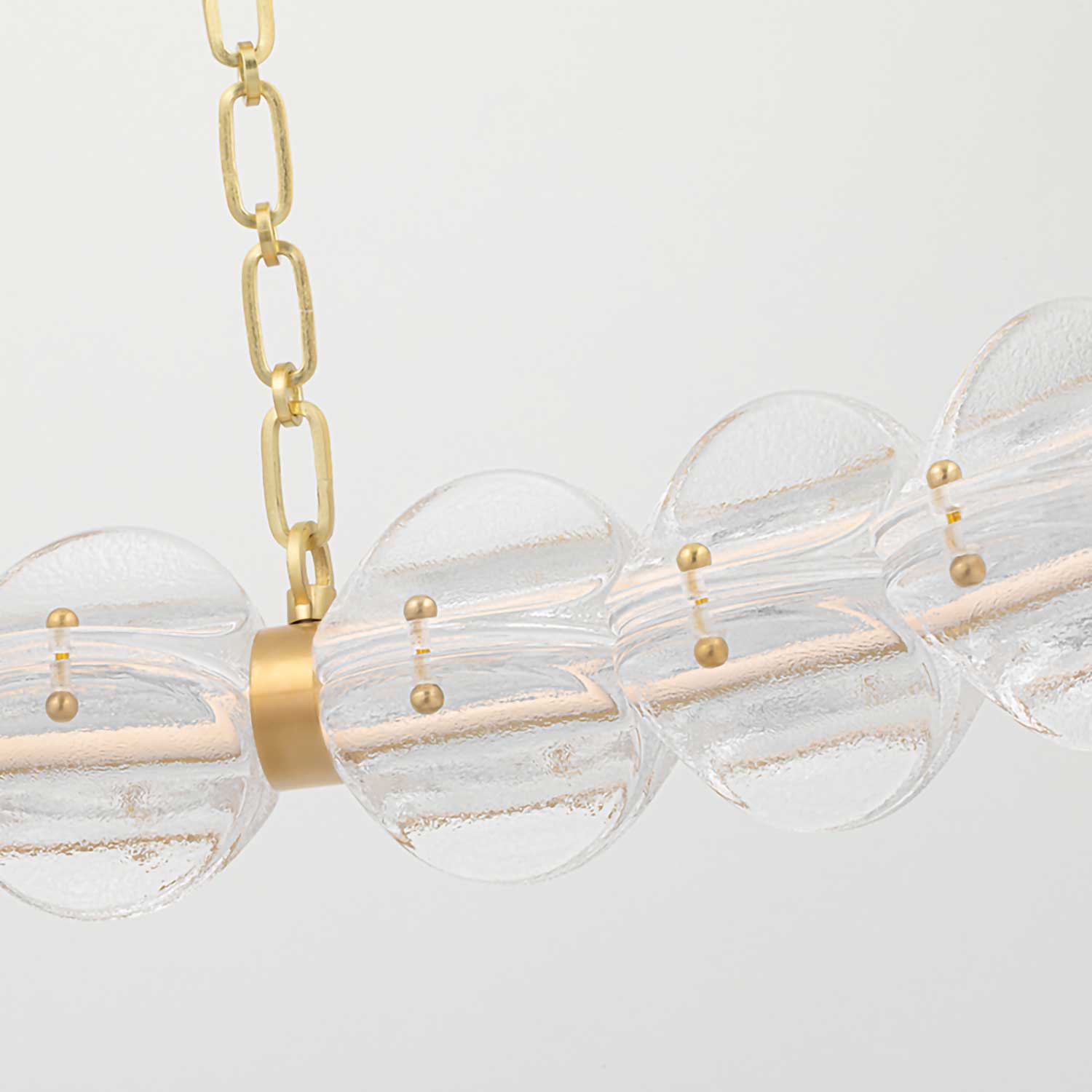 Lindley - Großer goldener Kronleuchter aus Messing und elegantem luxuriösem Glas