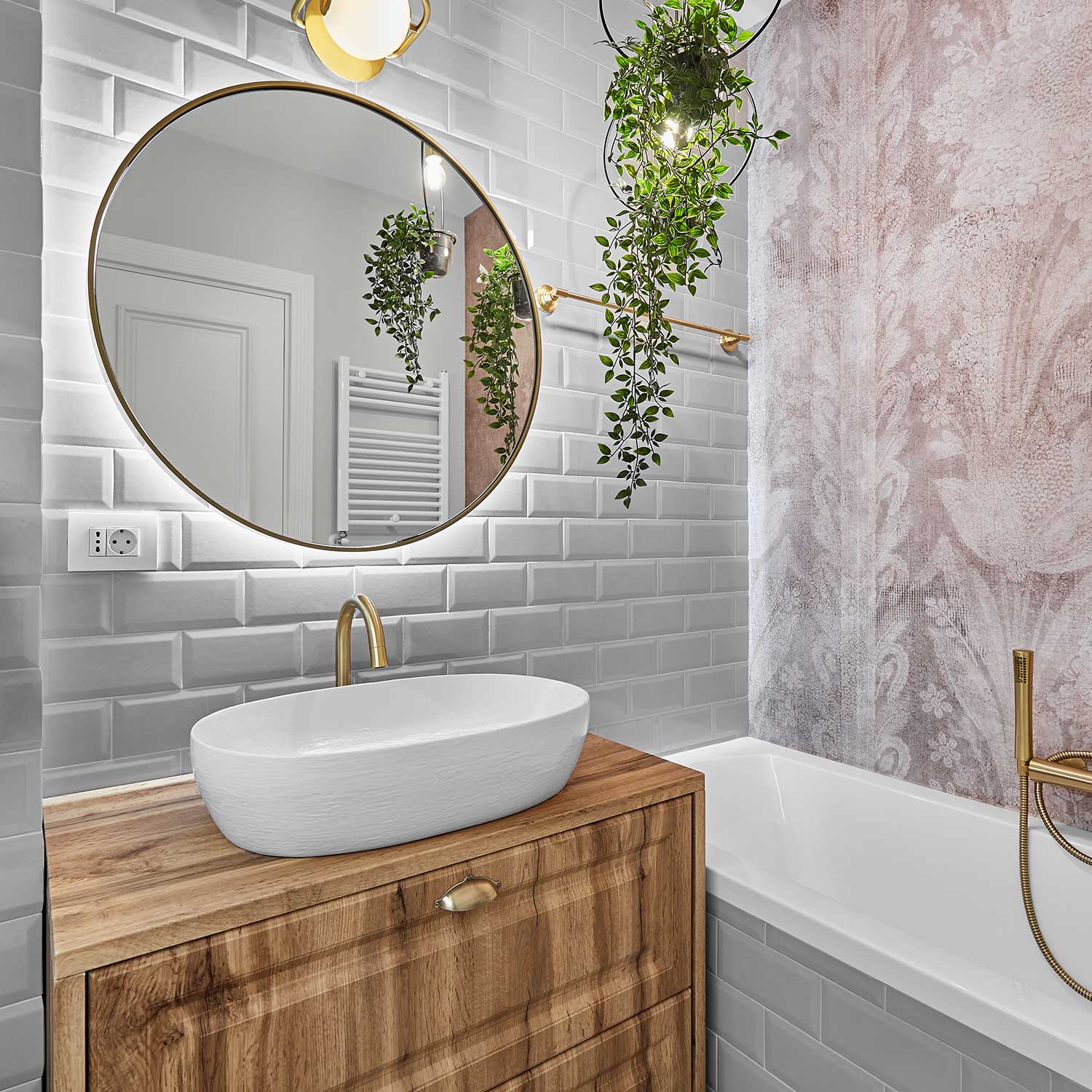 Everley - Aplique de pared de latón moderno para salón