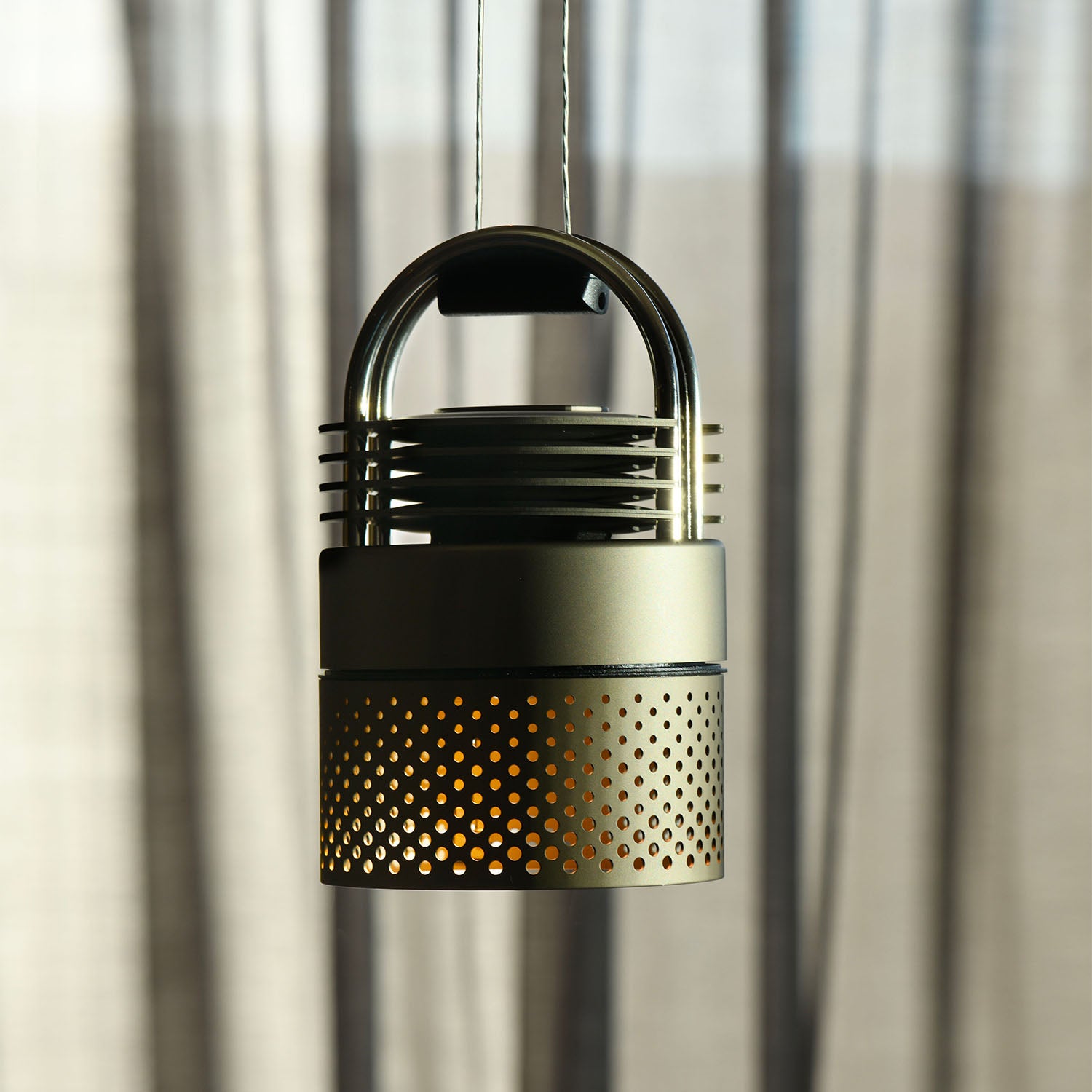 AIRMOD Perforato - Sospensione contemporanea in acciaio perforato