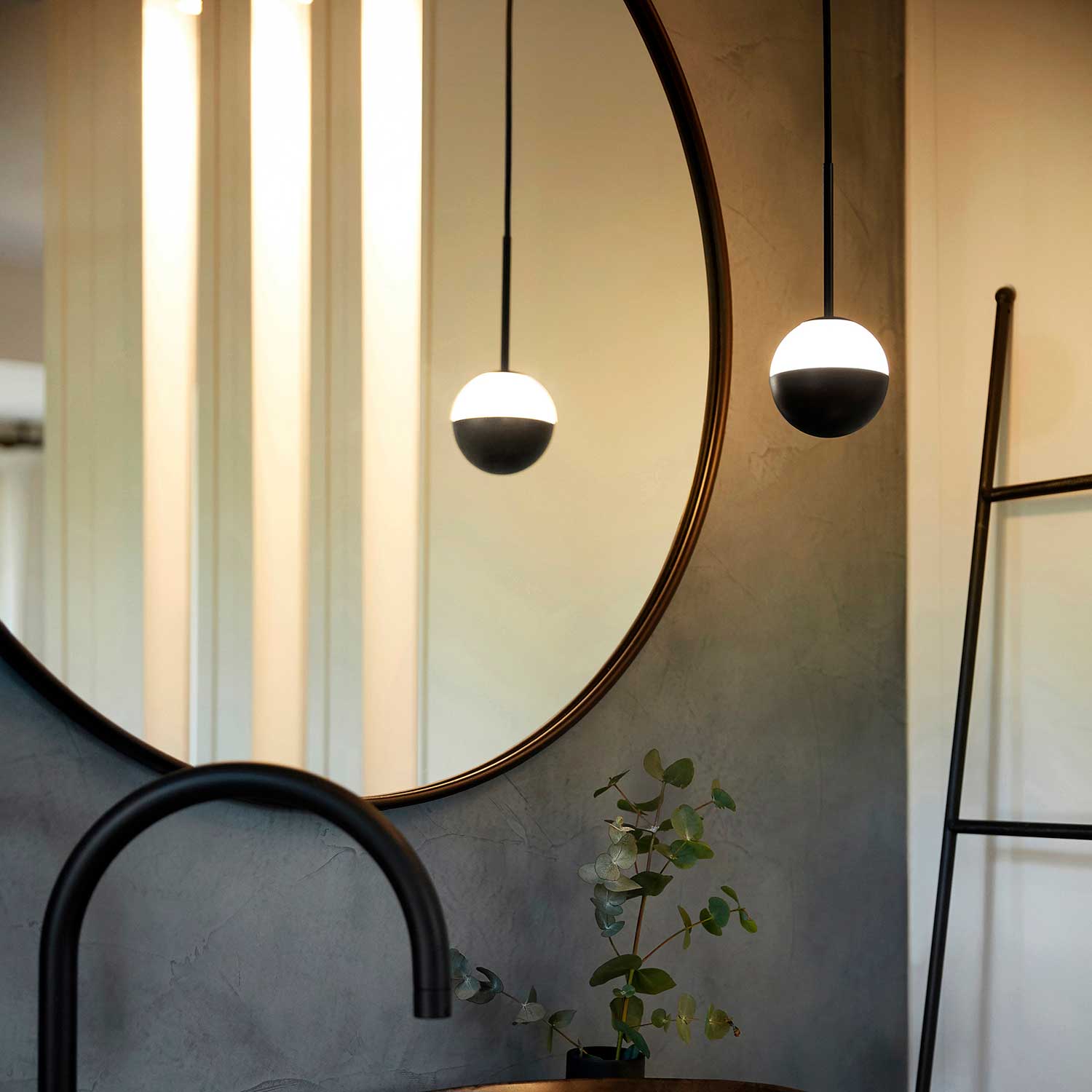 Alfi - LED globe pendant light for minimalist living room