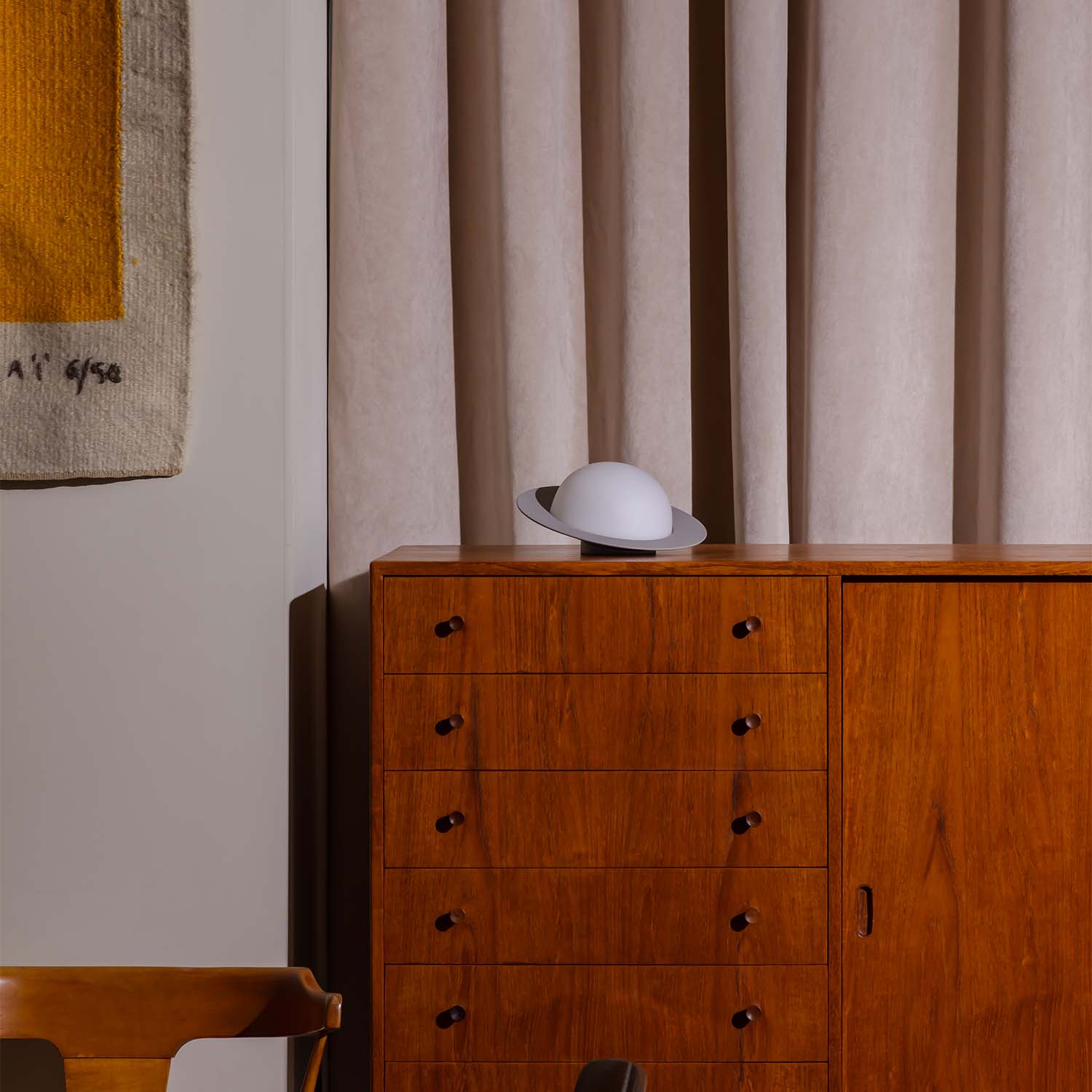 ALLEY - Lampe à poser forme saturne design et coloré