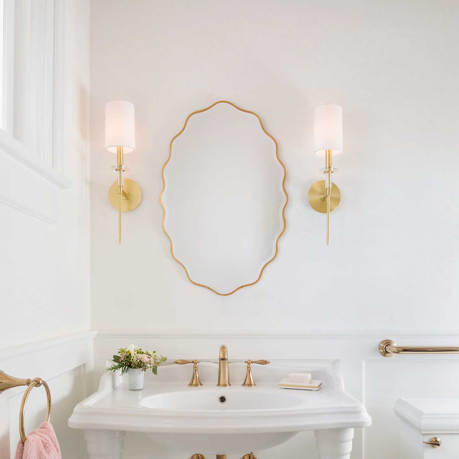 Amherst - Applique murale art déco en acier doré et soie