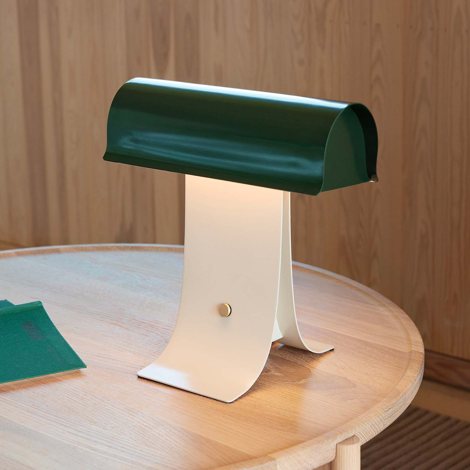ARCHIVE - Vintage and design steel table lamp