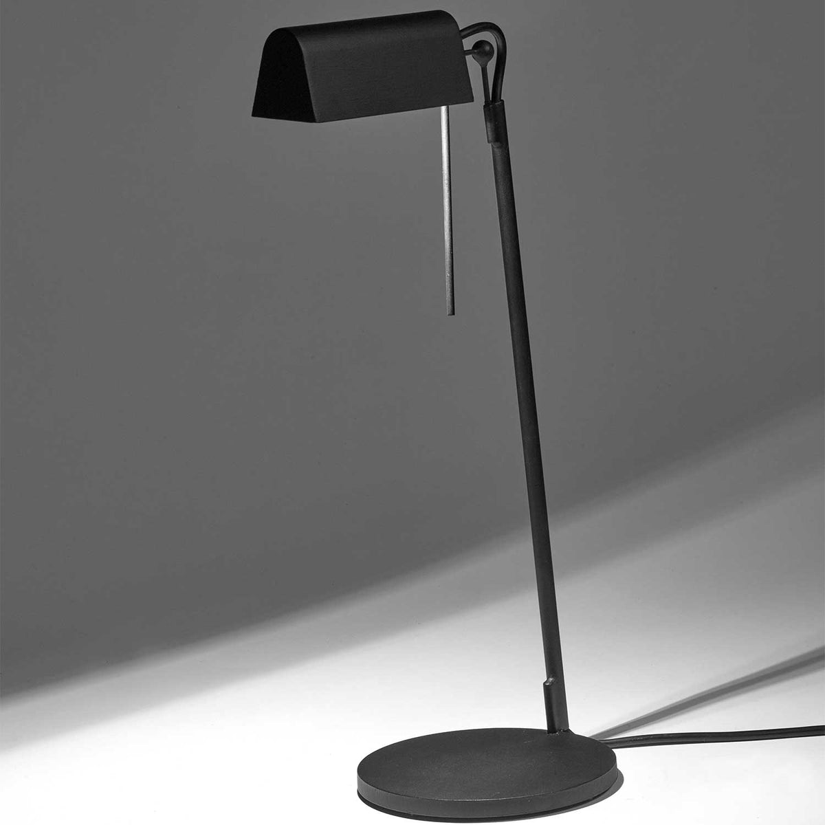 Fold - Lampe à poser en acier