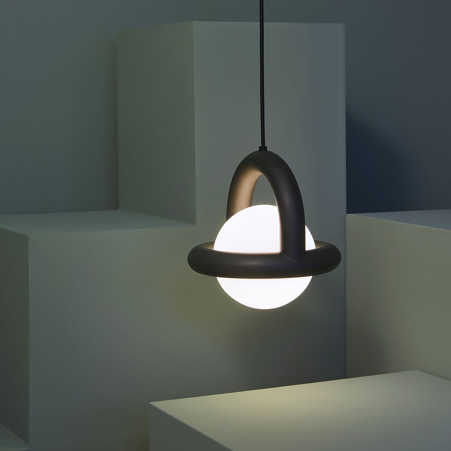 BALLOON - Suspension globe en verre et structure acier coloré