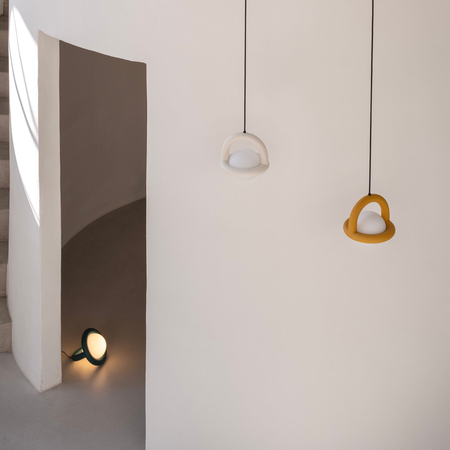 BALLOON - Suspension globe en verre et structure acier coloré