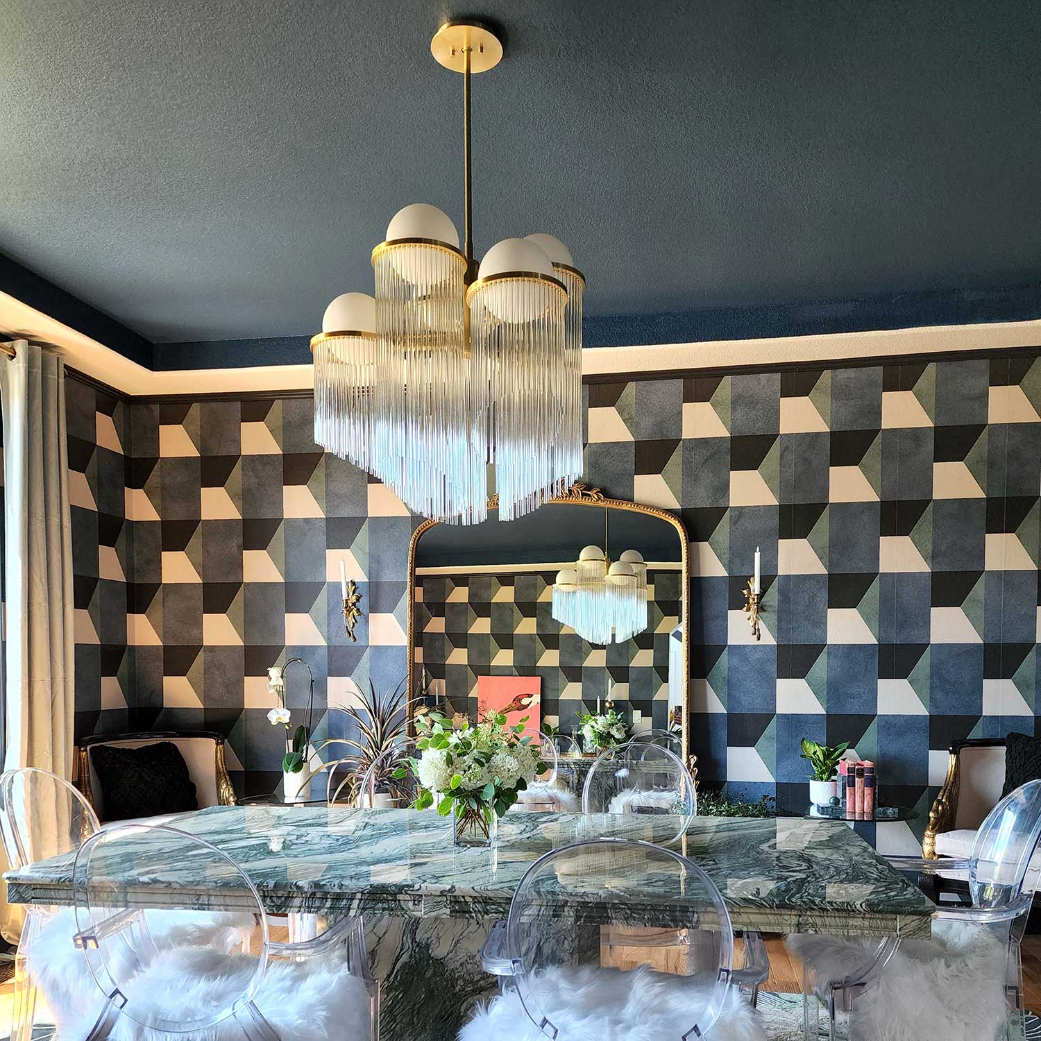 Celestial - Golden chandelier and designer glass for living room