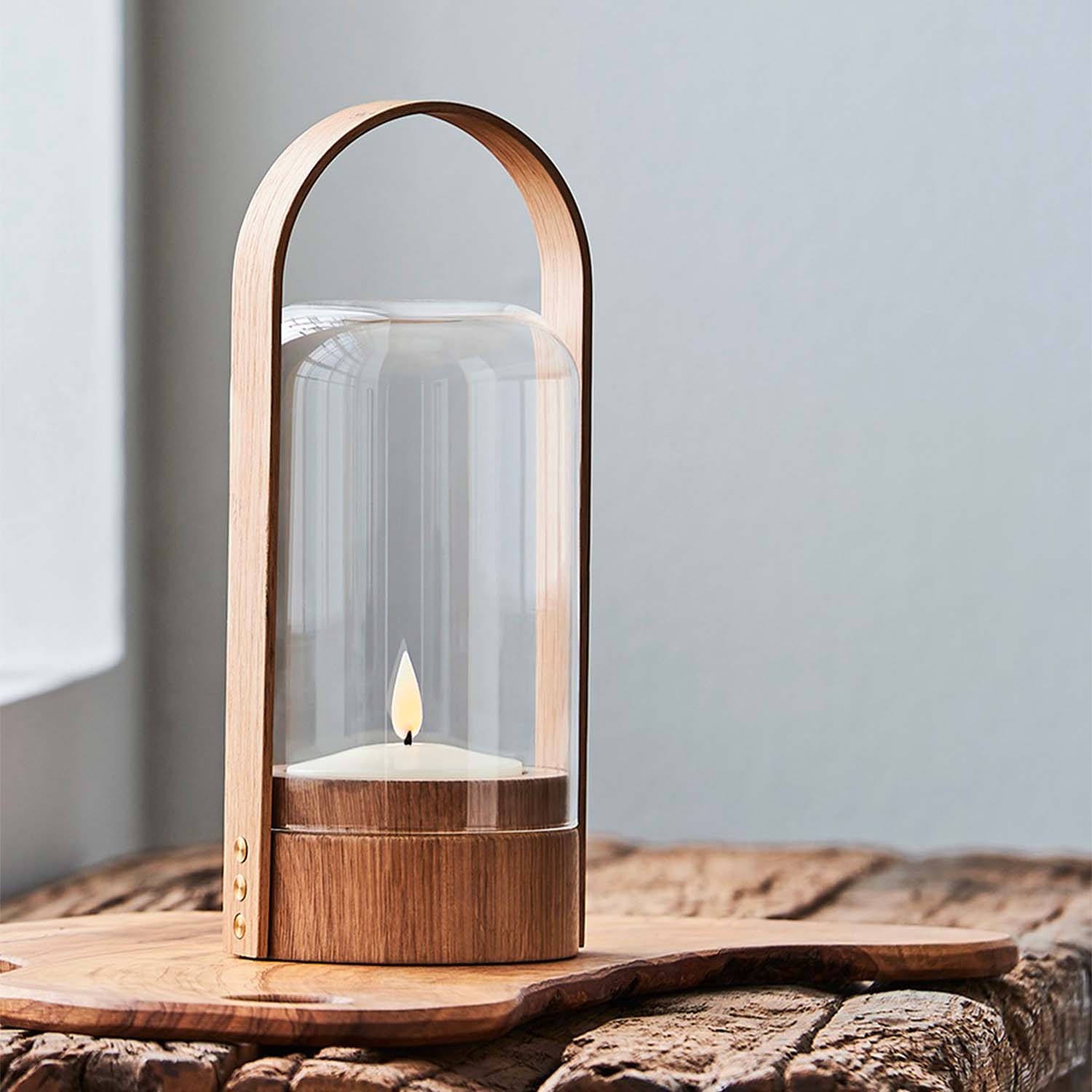 CANDLELIGHT - Lámpara vela de madera y vidrio con asa, recargable
