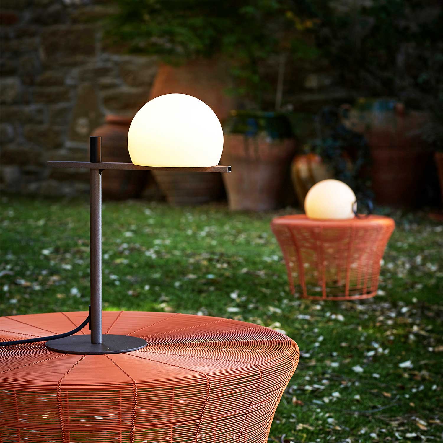 Circ - Lampada da tavolo esterna design in acciaio