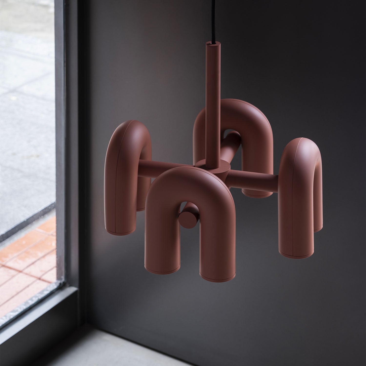 CIRKUS - Suspension en forme de U, design et coloré