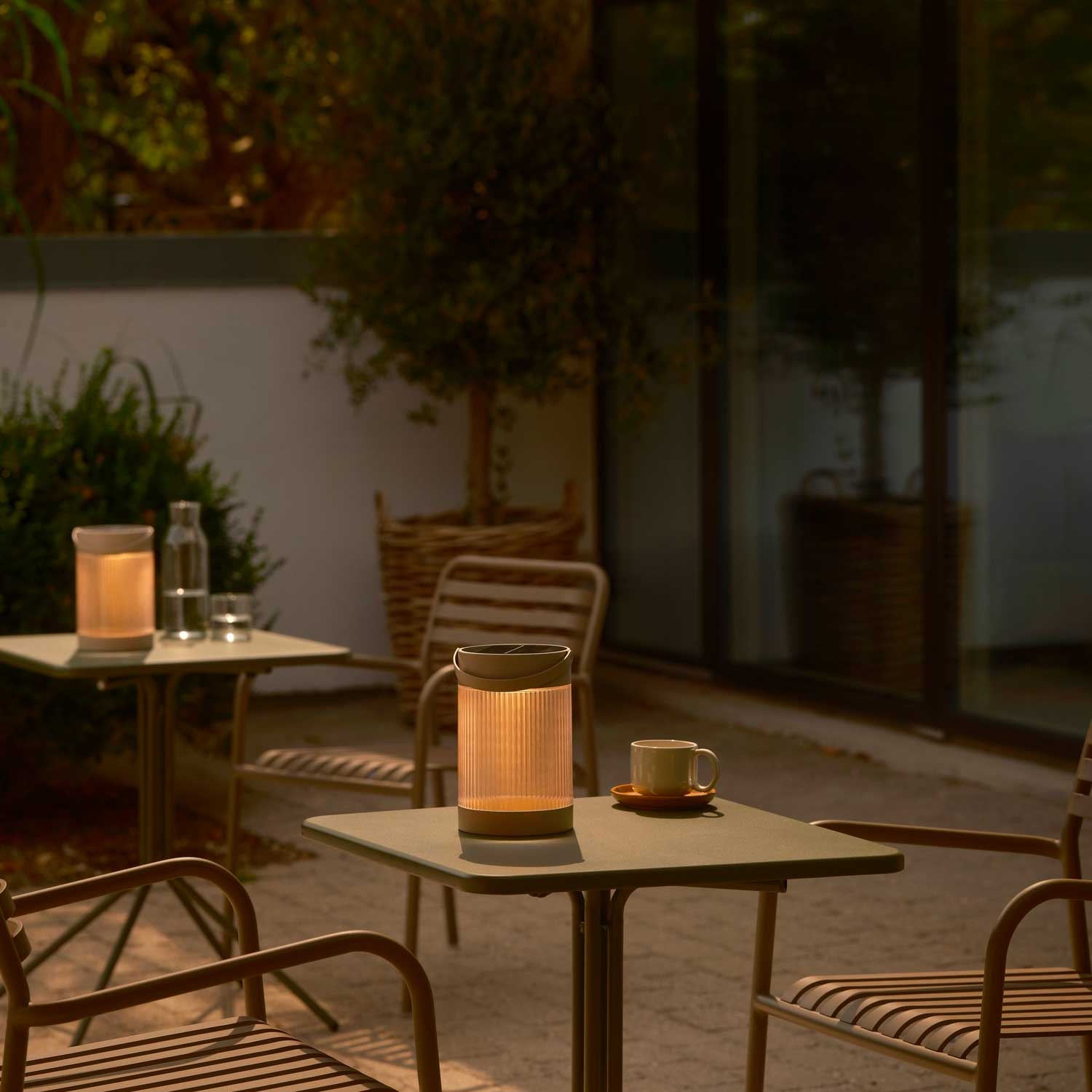 Coupar - Lámpara nómada LED solar para mesa exterior