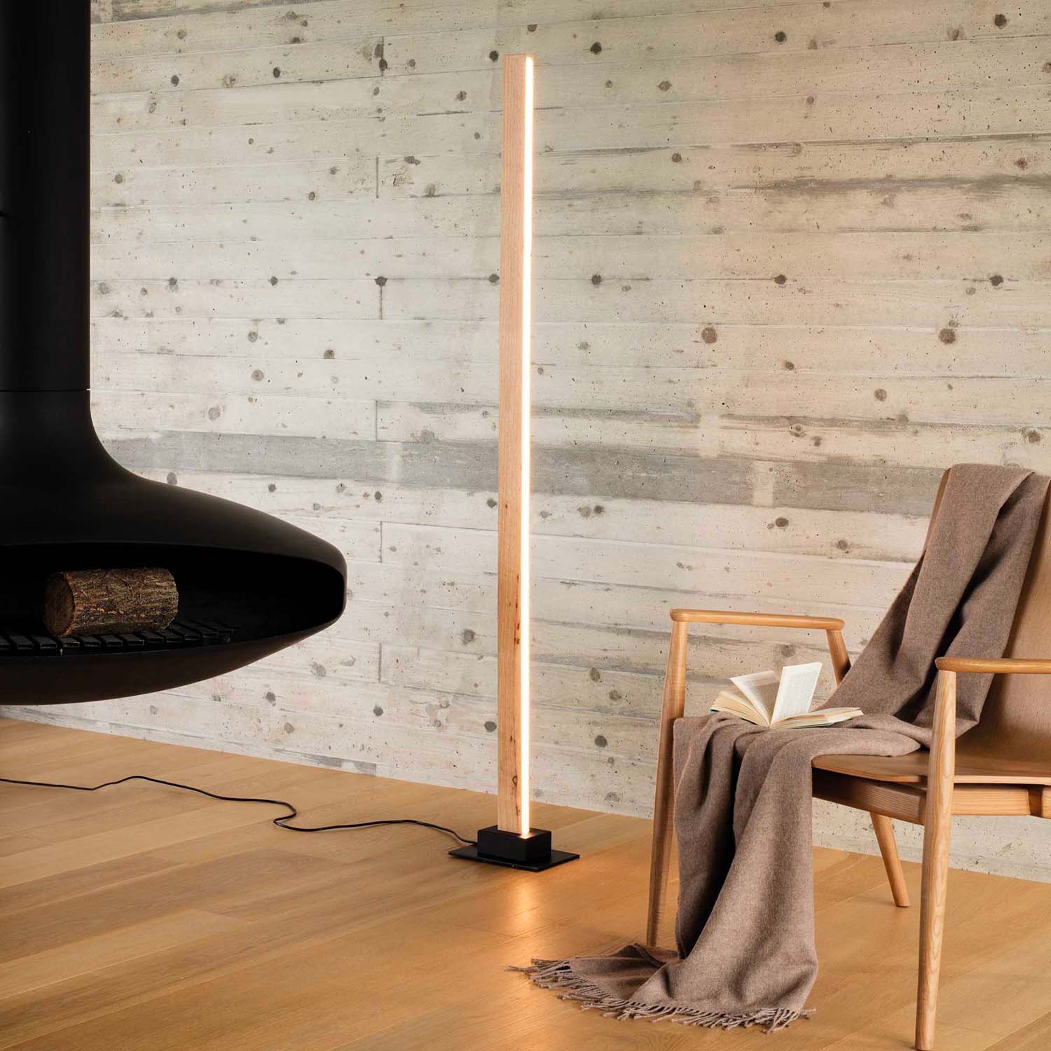 CRAFT - Stehlampe aus Holz mit integrierter LED-Leiste