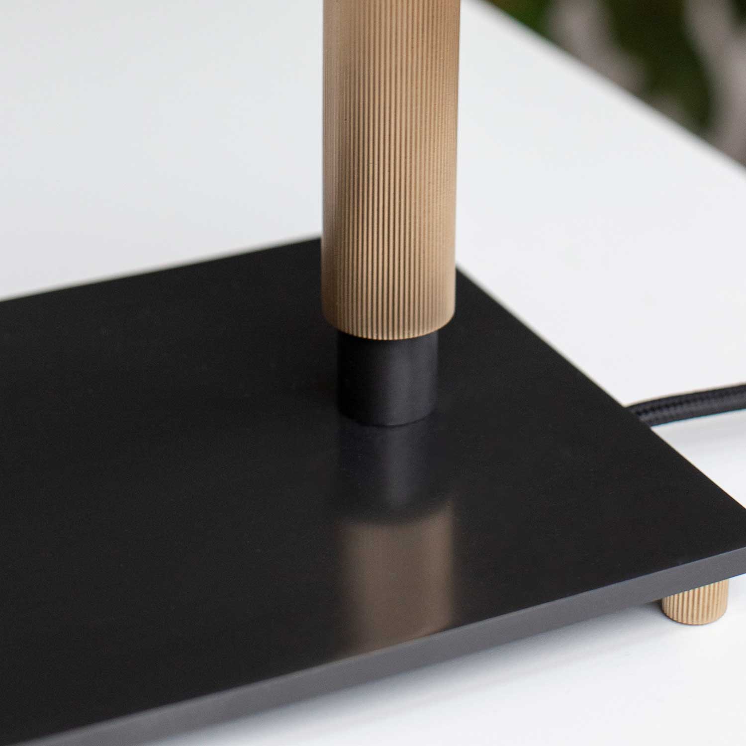 Bowery - Vintage desk lamp in golden brass and black