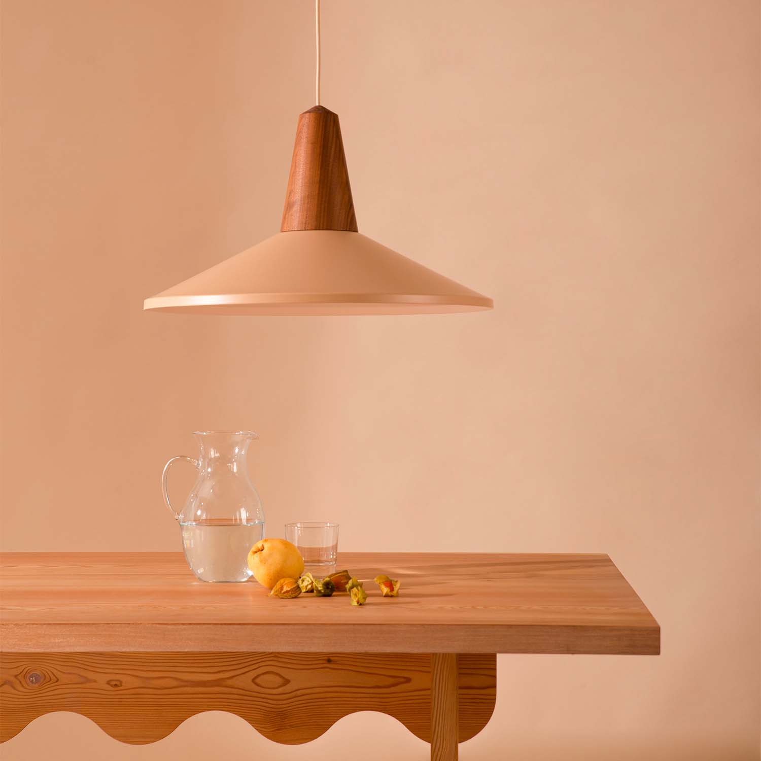 EIKON SHELL - Circular Scandinavian pendant light, colorful and wood