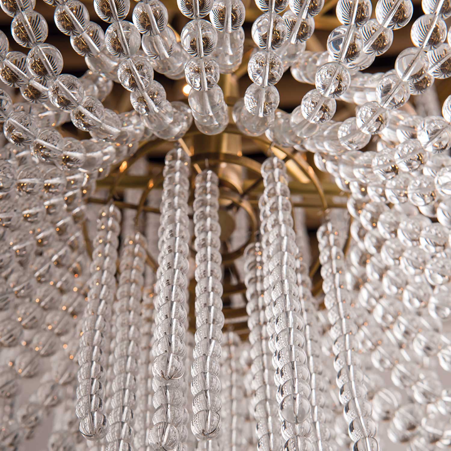 Royalton - Chic chandelier in brass or steel with pendants