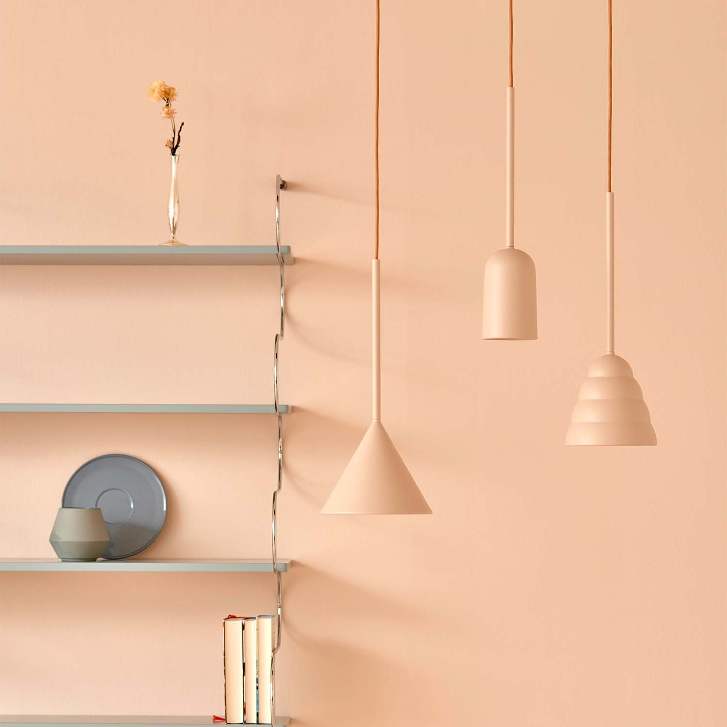 FIGURA CONE - Sospensione conica colorata minimalista design