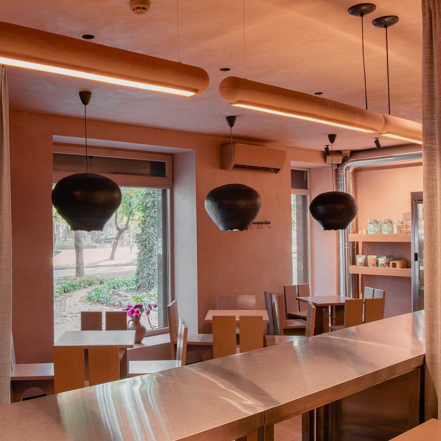 GARLIC - Suspension in raw bronze or ceramic design