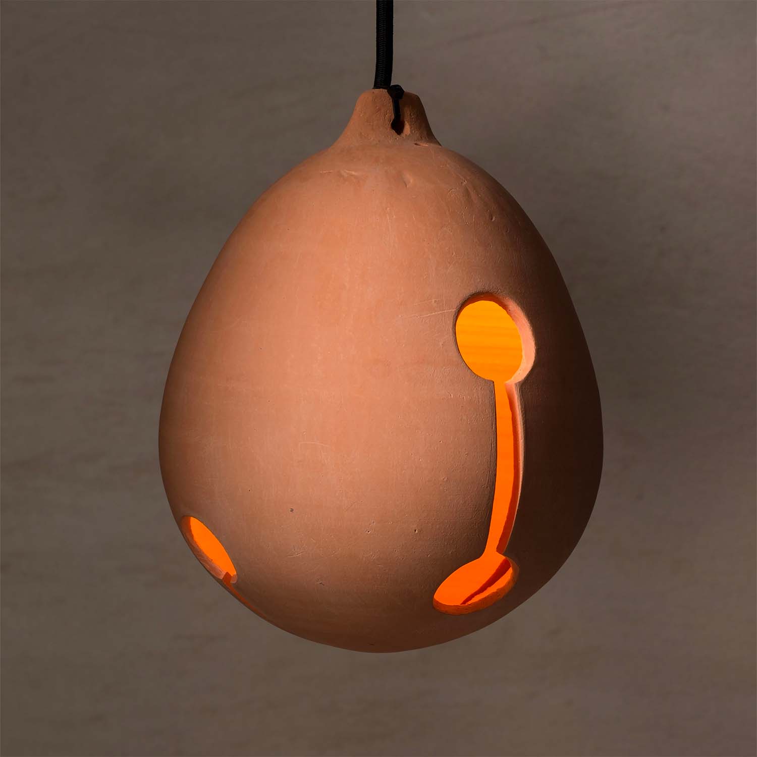 GRANNY’S - Wabi-sabi pendant light in handcrafted ceramic