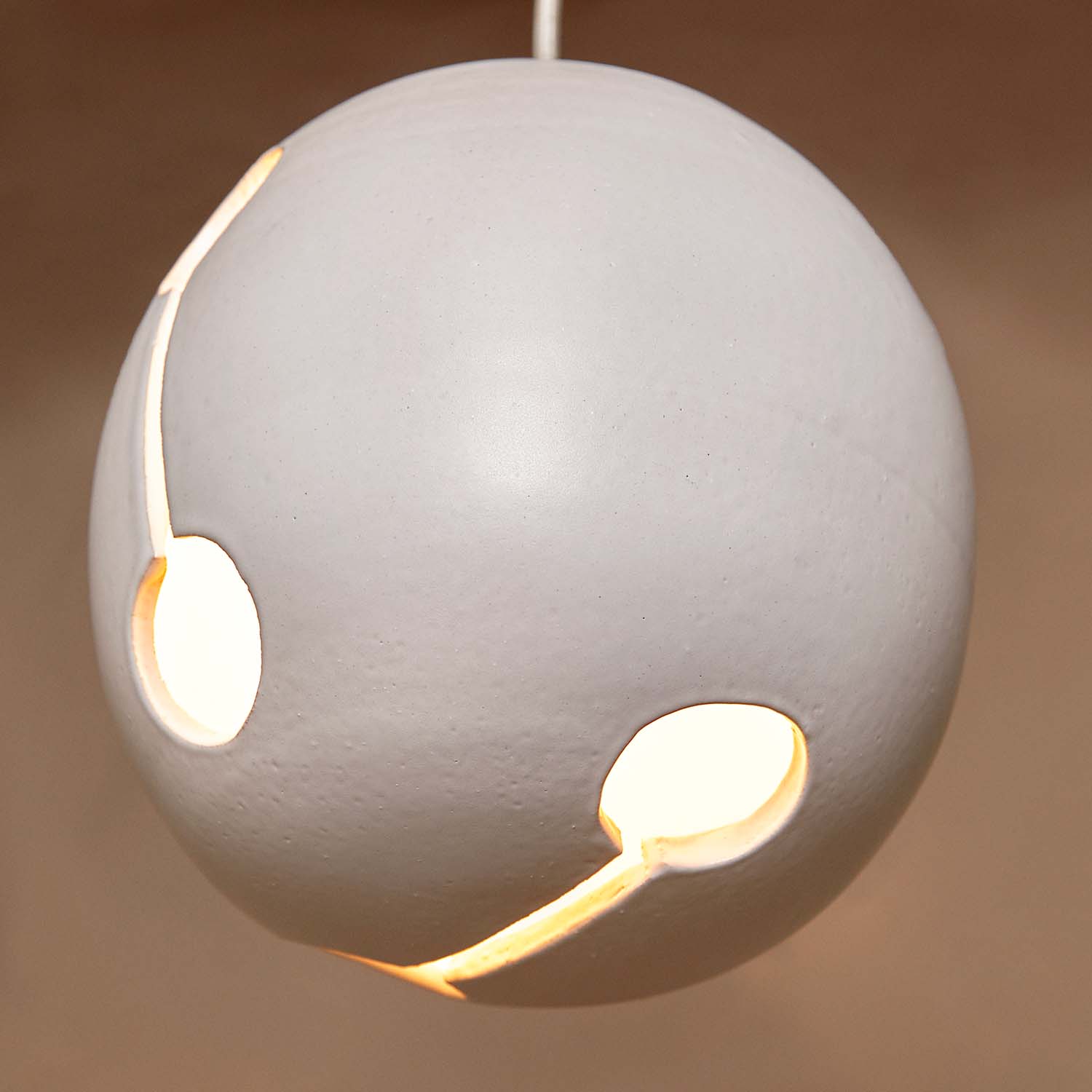 GRANNY’S - Wabi-sabi pendant light in handcrafted ceramic