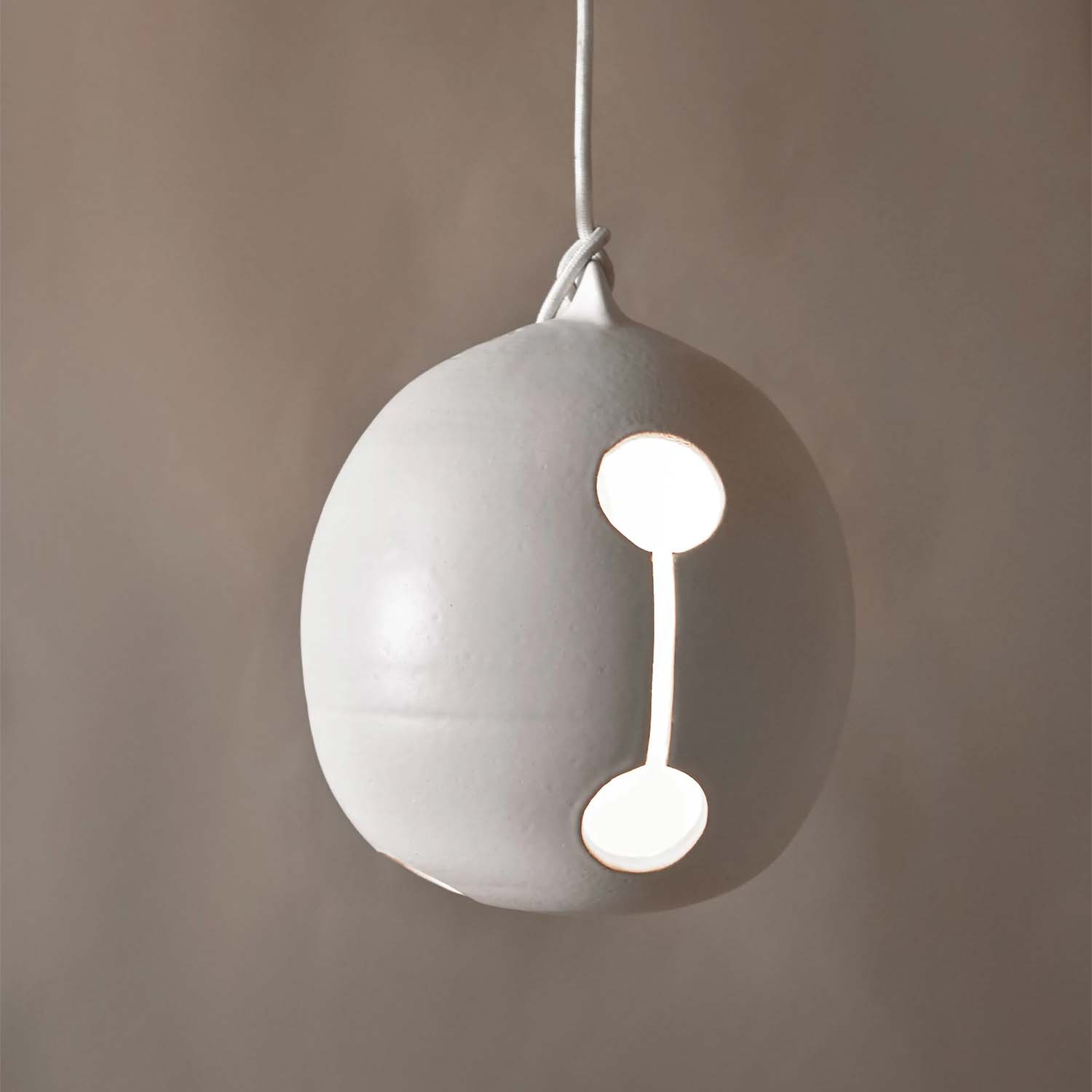 GRANNY’S - Wabi-sabi pendant light in handcrafted ceramic