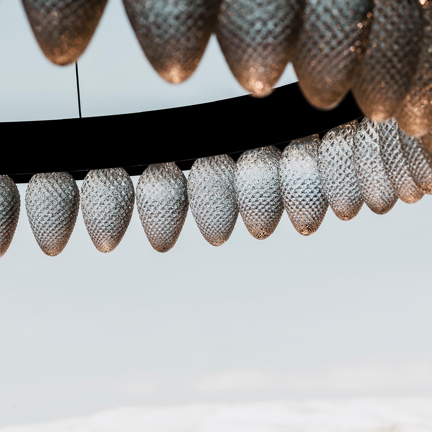 CRYSTAL CONE - Luxuriöser Ring-Kronleuchter mit Kiefernzapfen aus mundgeblasenem Glas