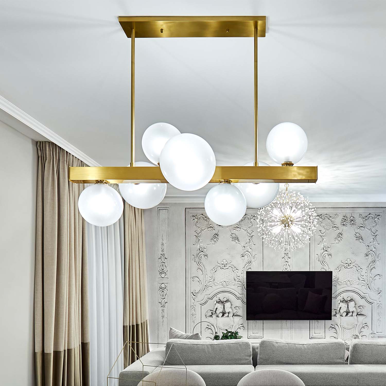 HINSDALE - Pendant light in patinated brass and white glass globe