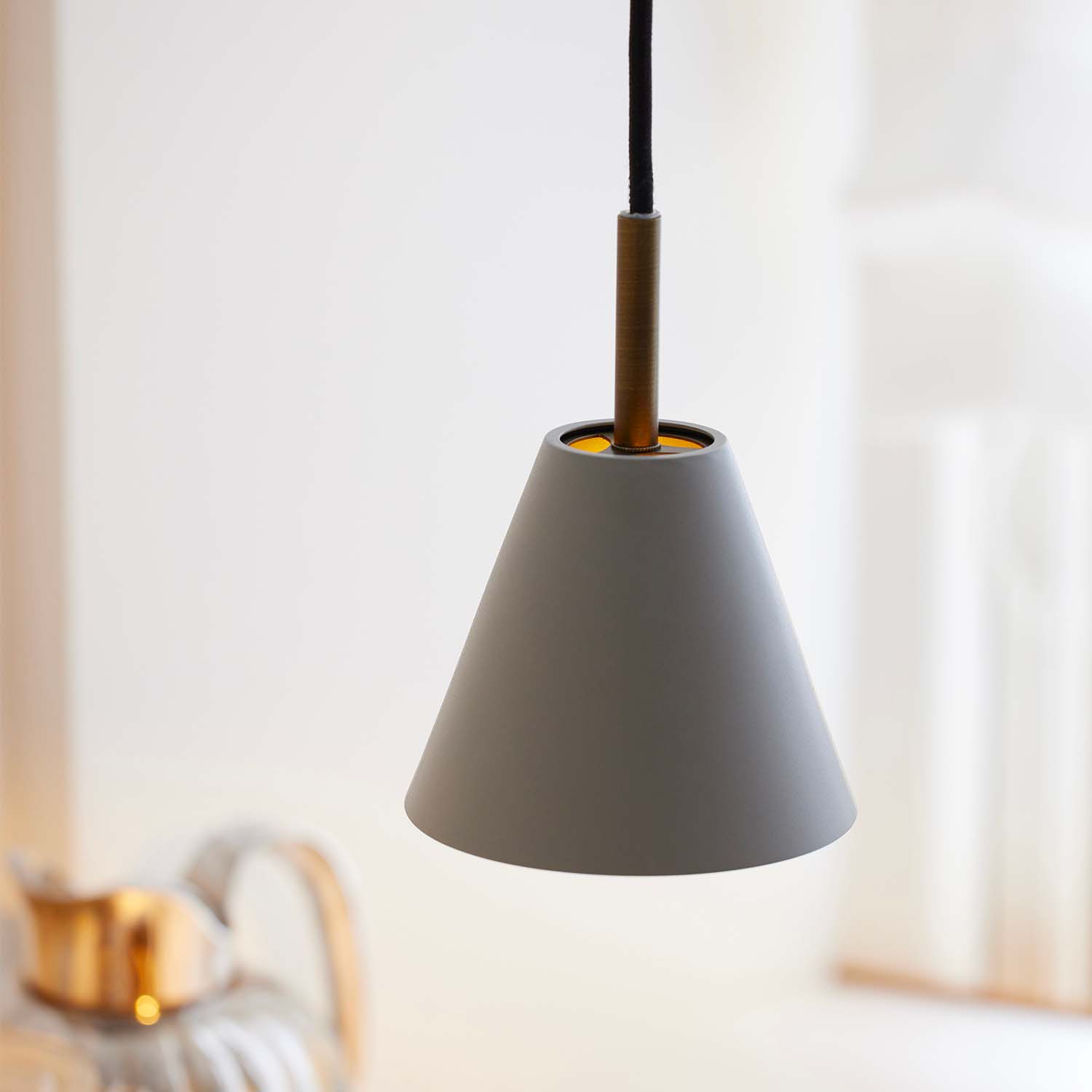 HYGGE - Винтажная подвесная лампа конусной формы из металла