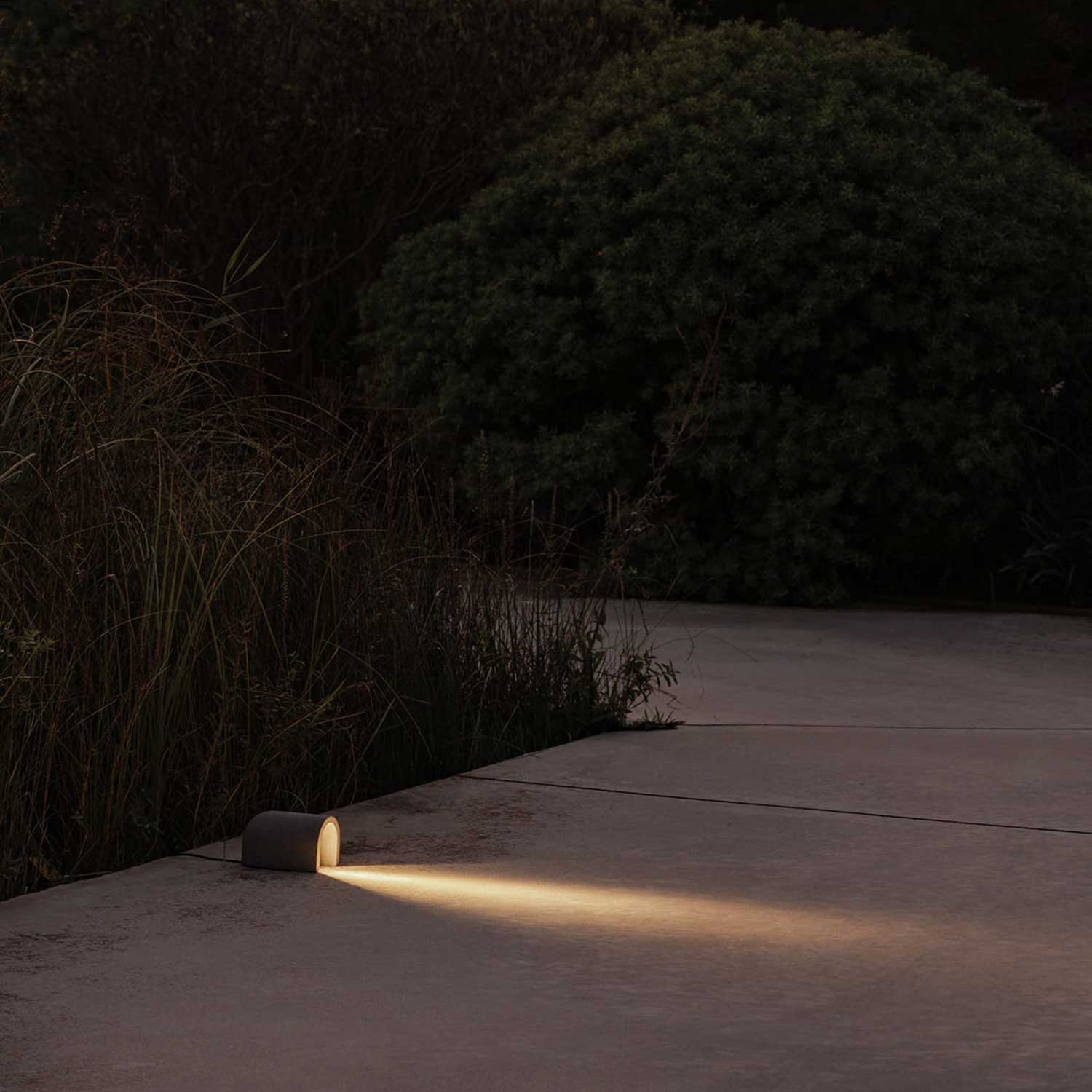 Iglu - Concrete LED marker for path lighting