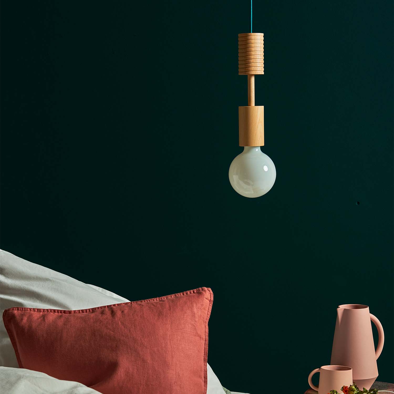 JUNIT - Hängelampe in Form eines spielerischen und bunten Kugelspiels