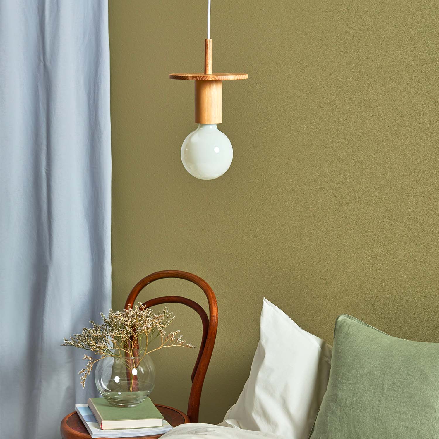 JUNIT - Hängelampe in Form eines spielerischen und bunten Kugelspiels