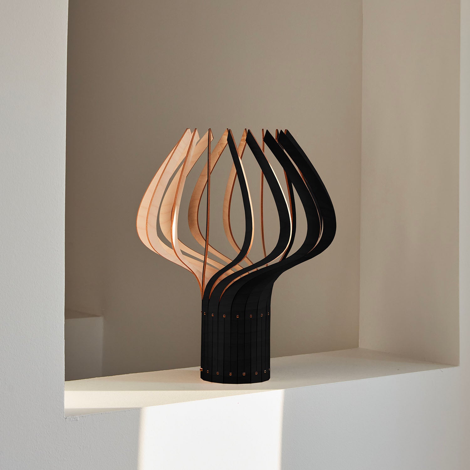 Kaputafunat - Handmade wooden design living room lamp