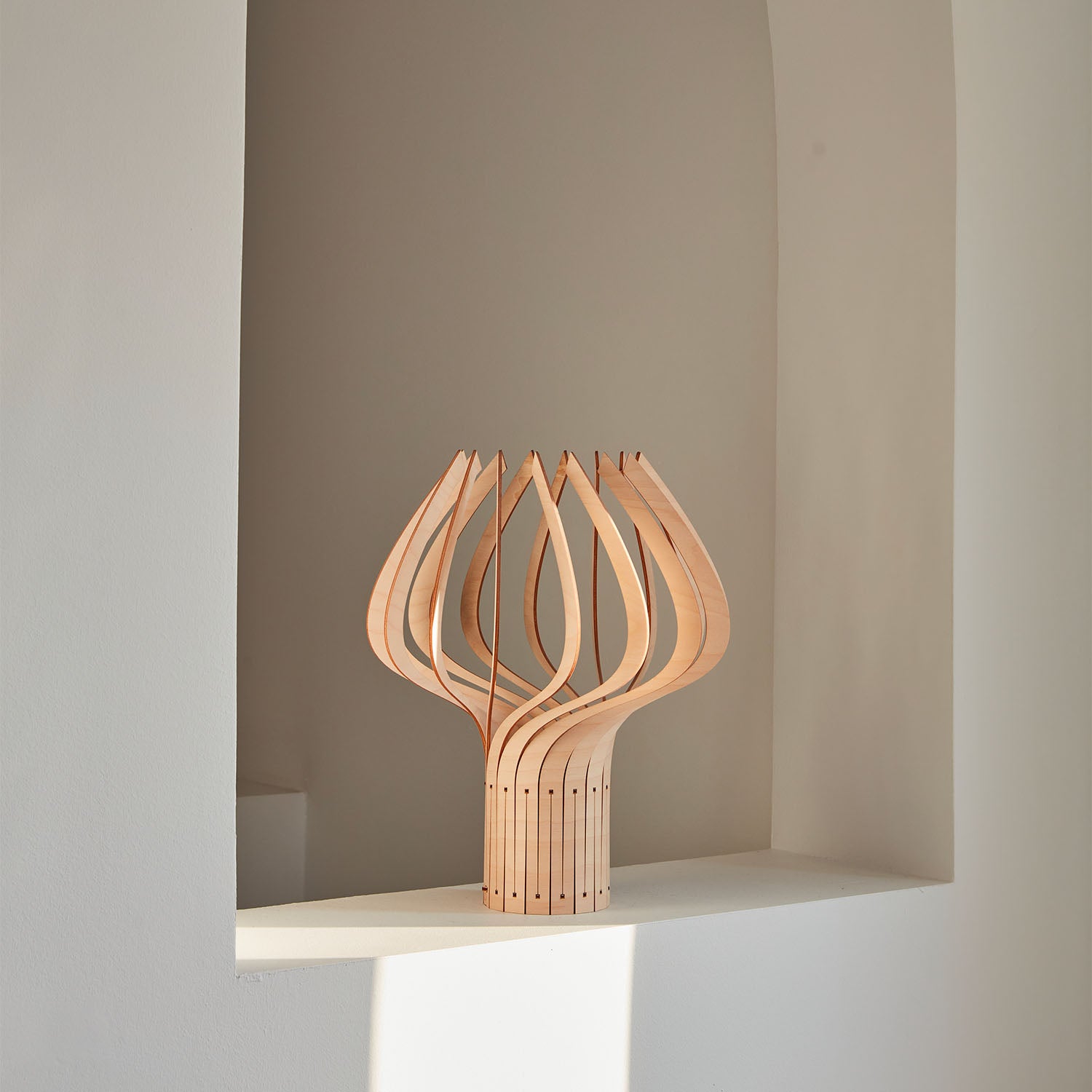 Kaputafunat - Handmade wooden design living room lamp