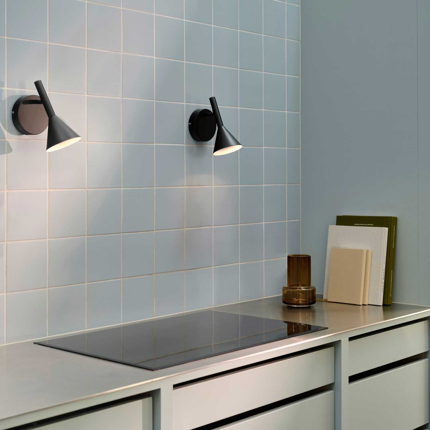 Kelvis - Applique murale en acier noir design moderne pour cuisine