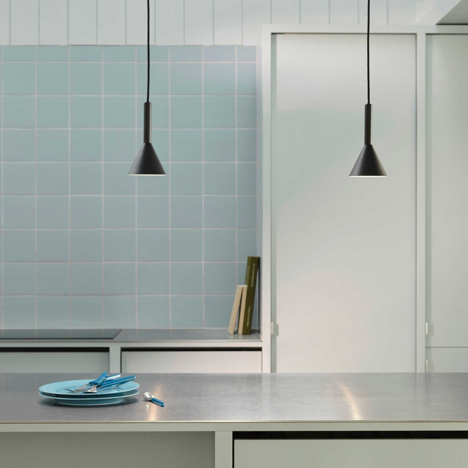 Kelvis - Kit de 2 suspensions noires en acier pour cuisine moderne