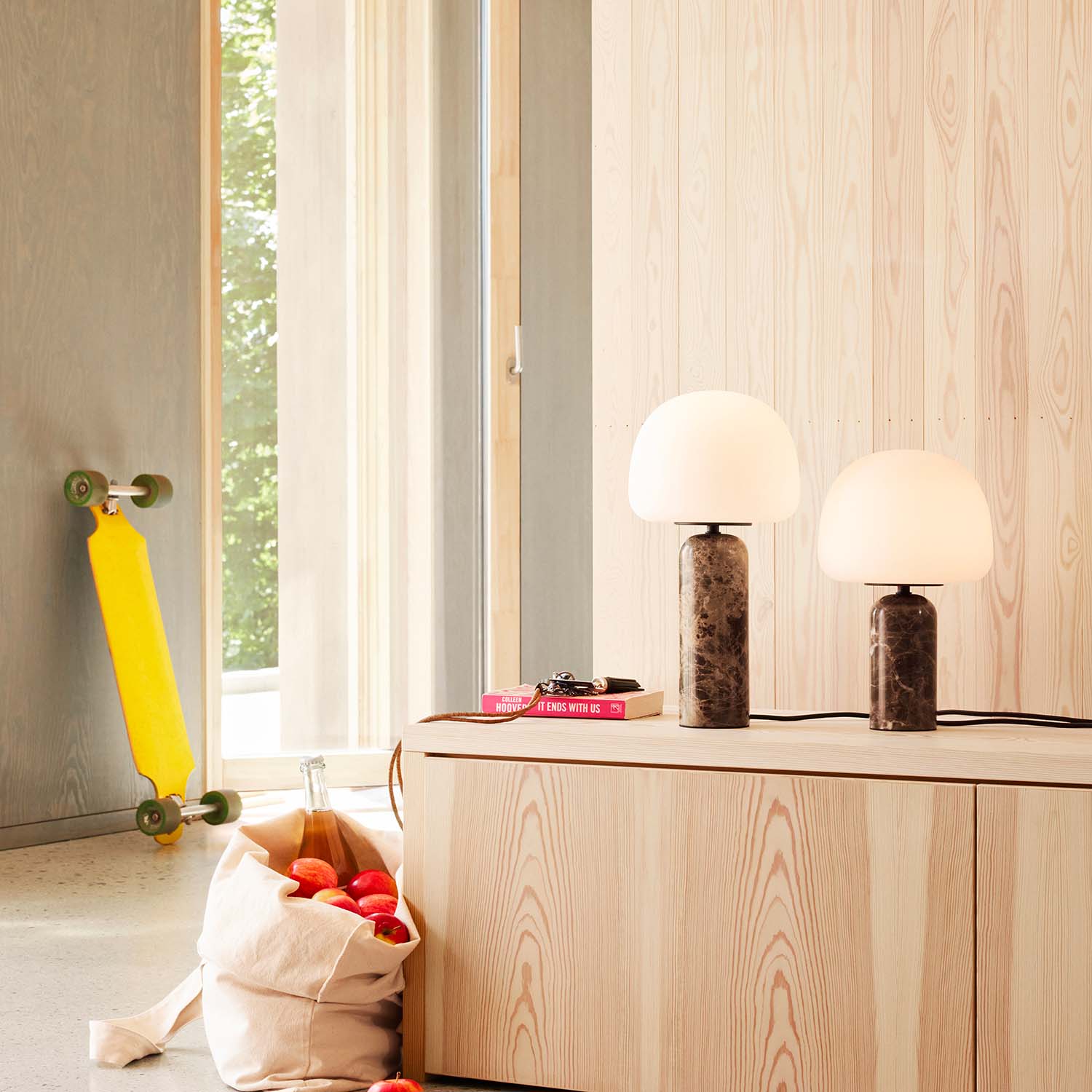 KIN - Lampe à poser en marbre et verre blanc