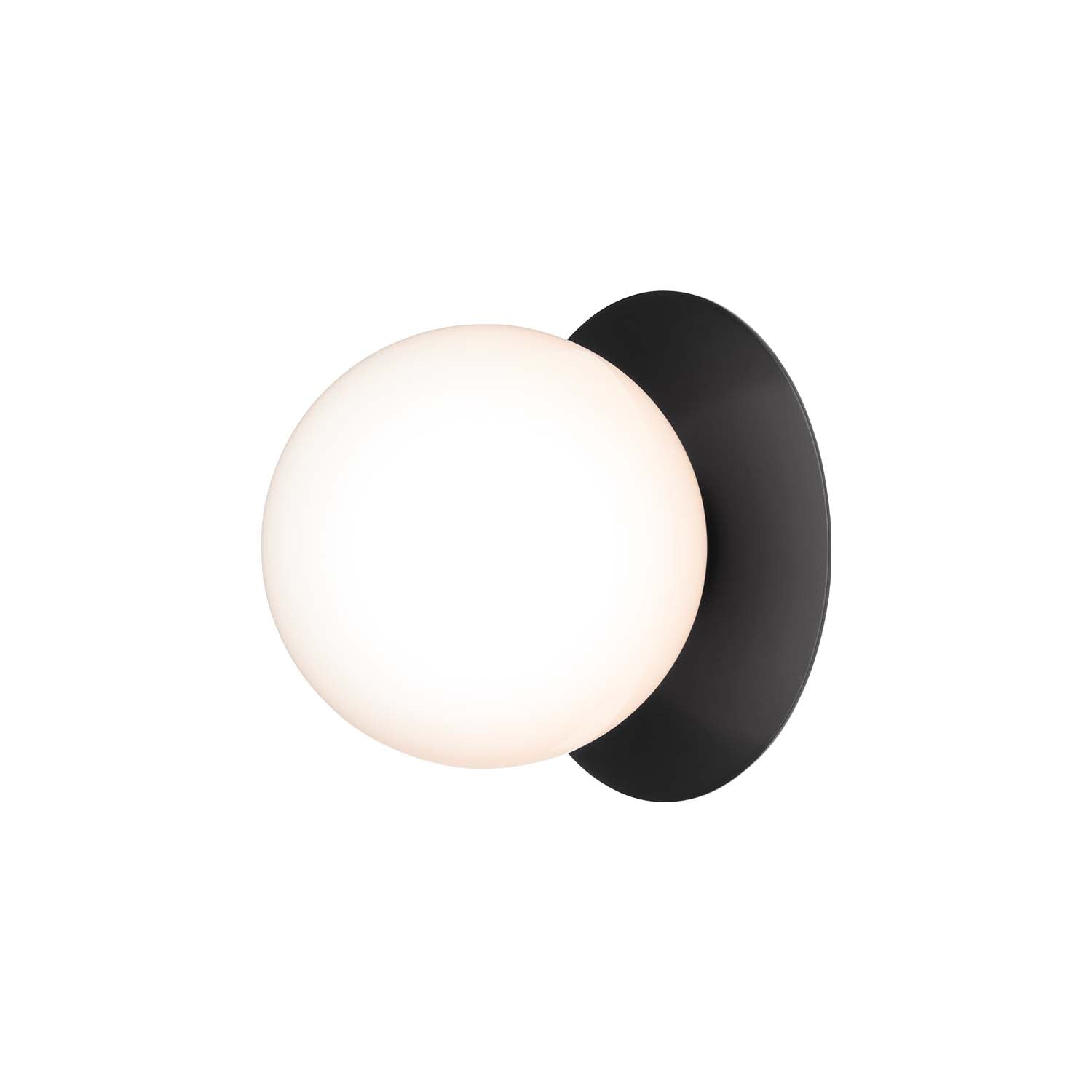 LIILA 1 Opal Outdoor - Design und elegante Außenwandleuchte