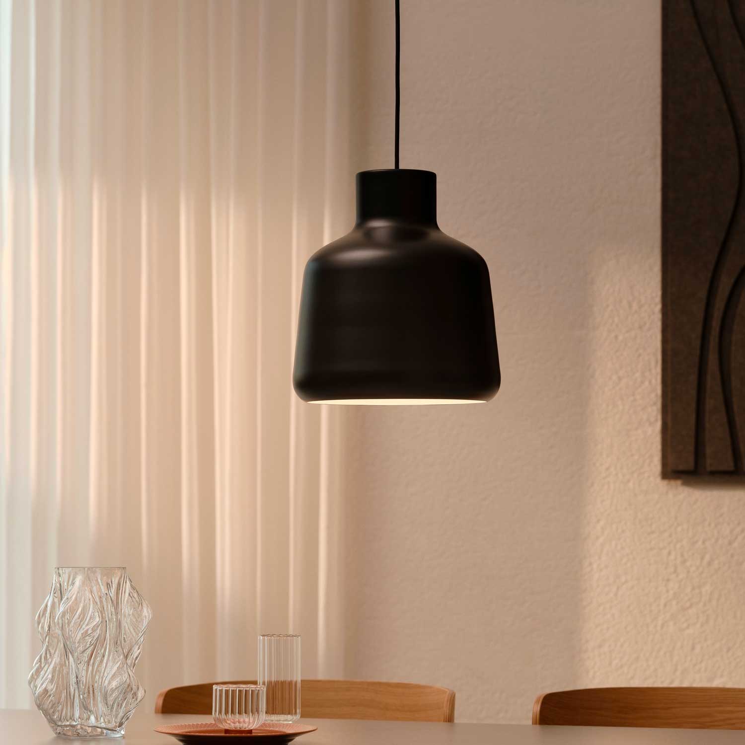 Louella - Suspension noire design pour salle à manger moderne